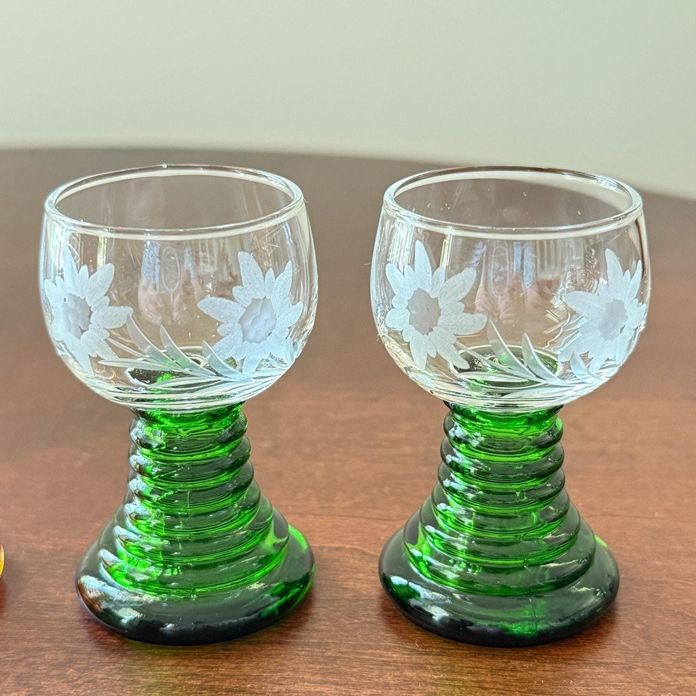 Beehive Stem Shot Glasses Small Etched Floral (4) 2 5/8" Tall Vintage Barware - Picture 4 of 8
